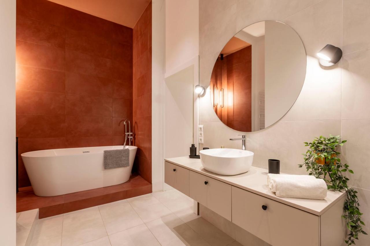 Luxurious Minimalist With Sauna By Prestige Homes Apartment *