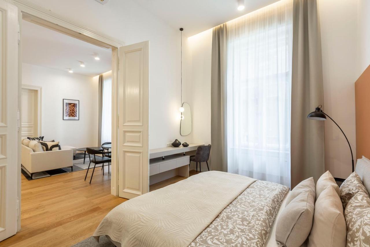 Apartment Luxurious Minimalist With Sauna By Prestige Homes *