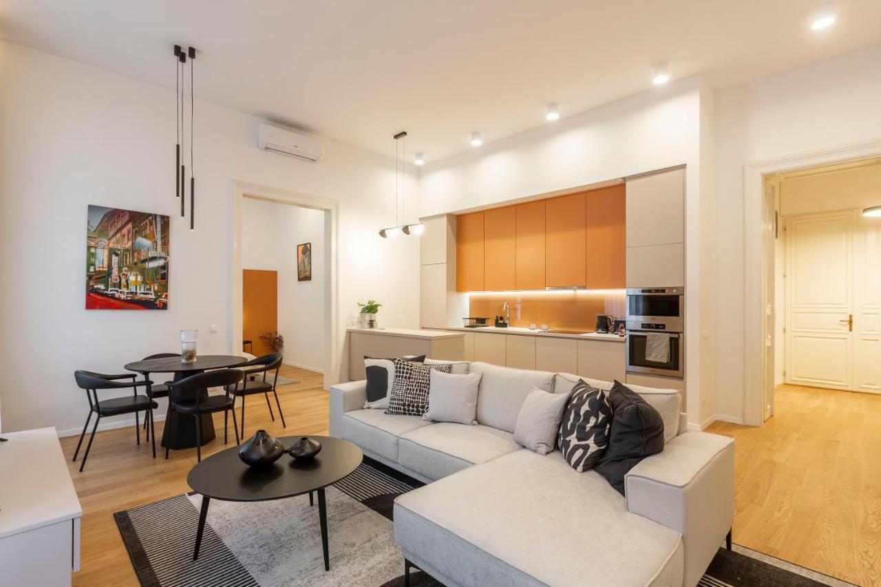 Apartment Luxurious Minimalist With Sauna By Prestige Homes *